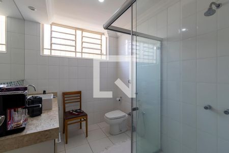 Casa à venda com 394m², 5 quartos e sem vaga Casa à venda com 394m², 5 quartos e sem vagaBanheiro da suíte 2