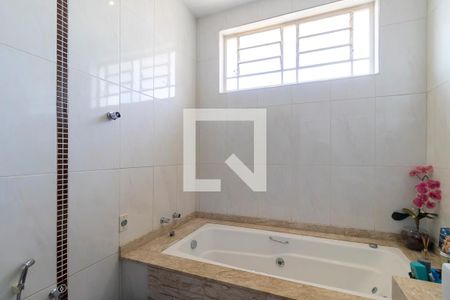 Casa à venda com 394m², 5 quartos e sem vaga Casa à venda com 394m², 5 quartos e sem vagaBanheiro social 1