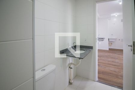 Banheiro Social de apartamento para alugar com 2 quartos, 34m² em Butantã, São Paulo