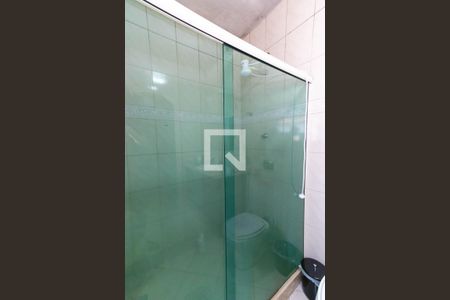 Casa à venda com 200m², 3 quartos e 5 vagas Casa à venda com 200m², 3 quartos e 5 vagasBanheiro da Suíte