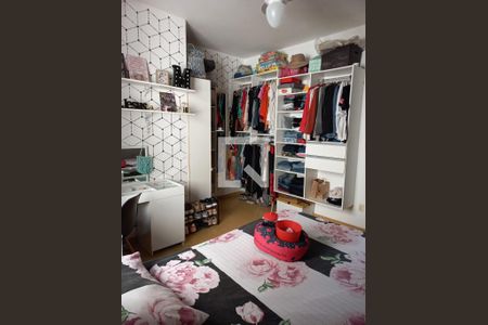 Casa à venda com 200m², 3 quartos e 5 vagas Casa à venda com 200m², 3 quartos e 5 vagasQuarto 2