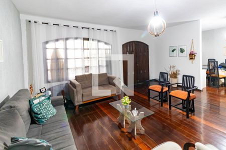 Sala de casa à venda com 3 quartos, 200m² em Badu, Niterói