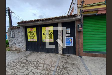 Casa à venda com 200m², 3 quartos e 5 vagas Casa à venda com 200m², 3 quartos e 5 vagasPlaquinha