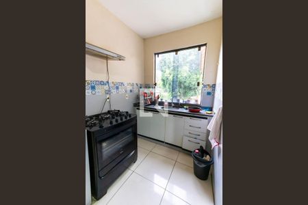 Casa à venda com 200m², 3 quartos e 5 vagas Casa à venda com 200m², 3 quartos e 5 vagasCozinha