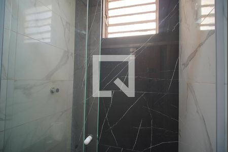 Banheiro de apartamento para alugar com 1 quarto, 55m² em Rubem Berta, Porto Alegre