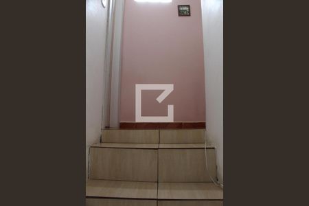 Escada 1 de casa para alugar com 2 quartos, 60m² em Vila Brasilina, São Paulo