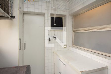 Apartamento à venda com 173m², 3 quartos e 3 vagas Apartamento à venda com 173m², 3 quartos e 3 vagasÁrea de Serviço