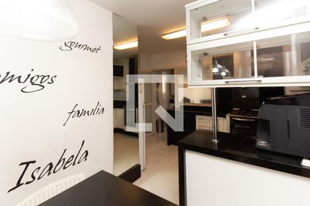 Apartamento à venda com 173m², 3 quartos e 3 vagas Apartamento à venda com 173m², 3 quartos e 3 vagasCozinha
