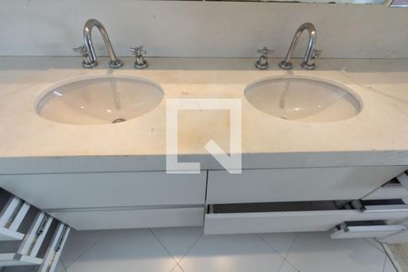 Apartamento à venda com 173m², 3 quartos e 3 vagas Apartamento à venda com 173m², 3 quartos e 3 vagasBanheiro da Suíte 3