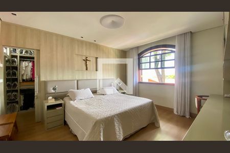 Casa à venda com 434m², 5 quartos e 4 vagasQuarto Suíte 1