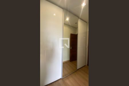 Casa à venda com 434m², 5 quartos e 4 vagasQuarto Suíte 3