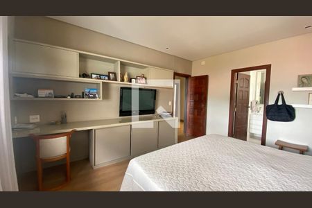 Casa à venda com 434m², 5 quartos e 4 vagasQuarto Suíte 1