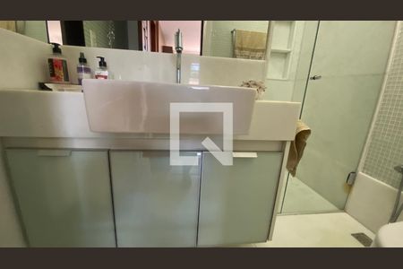 Casa à venda com 434m², 5 quartos e 4 vagasBanheiro Social 2