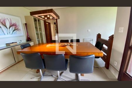 Casa à venda com 434m², 5 quartos e 4 vagasSala 2