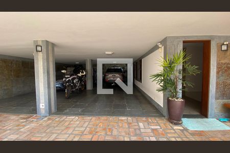 Casa à venda com 434m², 5 quartos e 4 vagasGaragem