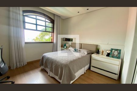 Casa à venda com 434m², 5 quartos e 4 vagasQuarto Suíte 3