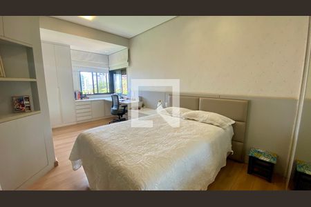 Casa à venda com 434m², 5 quartos e 4 vagasQuarto Suíte 2