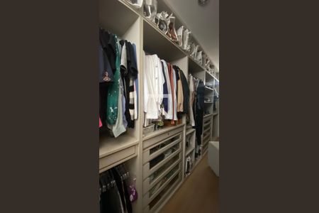 Casa à venda com 434m², 5 quartos e 4 vagasQuarto Suíte 1