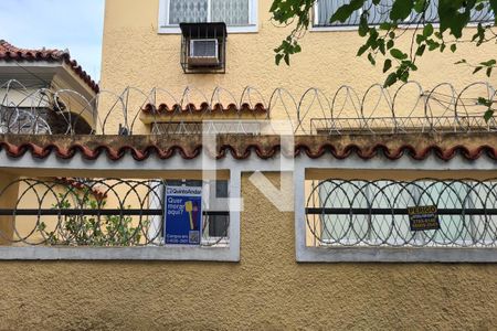 Apartamento à venda com 80m², 2 quartos e sem vagaFachada do Condomínio com placa