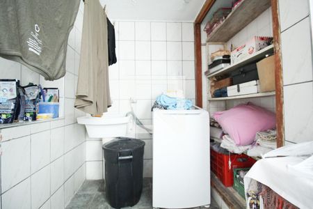 Casa à venda com 180m², 3 quartos e 1 vagaÁrea de Serviço