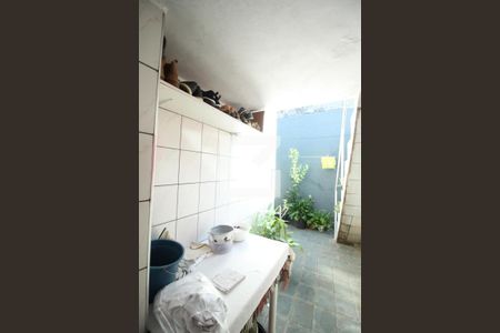 Casa à venda com 180m², 3 quartos e 1 vagaÁrea de Serviço