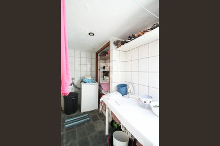 Casa à venda com 180m², 3 quartos e 1 vagaÁrea de Serviço