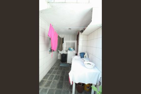 Casa à venda com 180m², 3 quartos e 1 vagaÁrea de Serviço