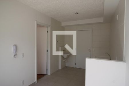 Sala de apartamento para alugar com 1 quarto, 26m² em Jardim Itacolomi, São Paulo