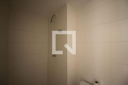 Banheiro de apartamento para alugar com 1 quarto, 26m² em Jardim Itacolomi, São Paulo