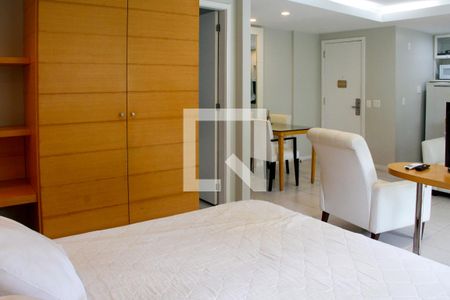 Quarto integrado de apartamento para alugar com 2 quartos, 70m² em Barra da Tijuca, Rio de Janeiro