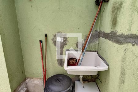 Casa à venda com 100m², 4 quartos e 1 vagaLavanderia da casa 2 e 3