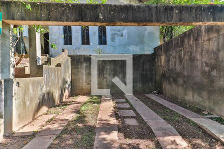 Casa à venda com 235m², 4 quartos e 3 vagas Casa à venda com 235m², 4 quartos e 3 vagasQuintal e Garagem