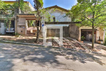 Casa à venda com 235m², 4 quartos e 3 vagas Casa à venda com 235m², 4 quartos e 3 vagasFachada Casa