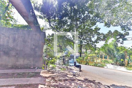 Casa à venda com 235m², 4 quartos e 3 vagas Casa à venda com 235m², 4 quartos e 3 vagasQuintal e Garagem