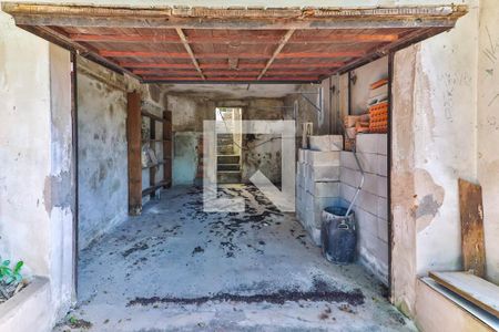 Casa à venda com 235m², 4 quartos e 3 vagas Casa à venda com 235m², 4 quartos e 3 vagasQuintal e Garagem