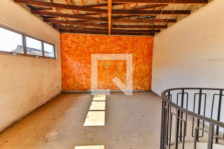 Casa à venda com 235m², 4 quartos e 3 vagas Casa à venda com 235m², 4 quartos e 3 vagasSalão