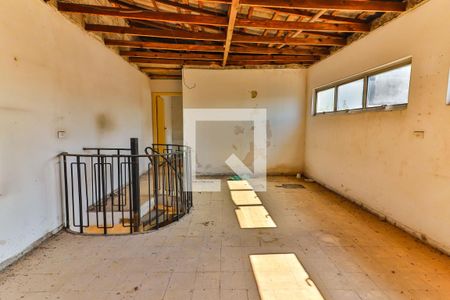 Casa à venda com 235m², 4 quartos e 3 vagas Casa à venda com 235m², 4 quartos e 3 vagasSalão