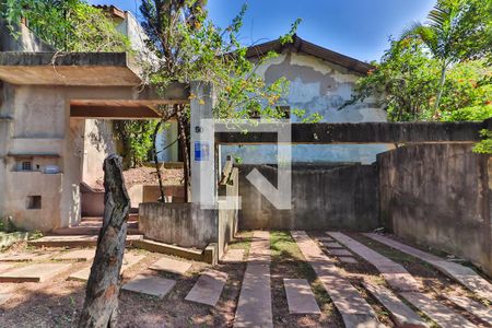 Casa à venda com 235m², 4 quartos e 3 vagas Casa à venda com 235m², 4 quartos e 3 vagasFachada Casa