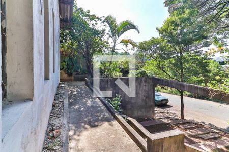 Casa à venda com 235m², 4 quartos e 3 vagas Casa à venda com 235m², 4 quartos e 3 vagasQuintal e Garagem