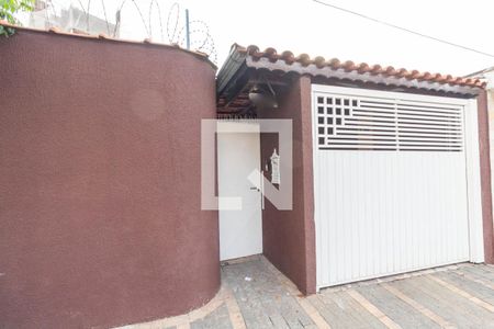Casa à venda com 256m², 4 quartos e 6 vagasFachada