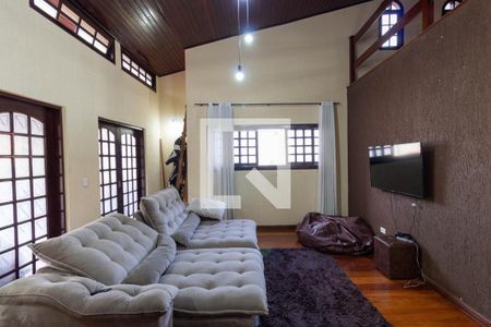 Sala 1 de casa para alugar com 4 quartos, 256m² em Jardim Maringa, São Paulo