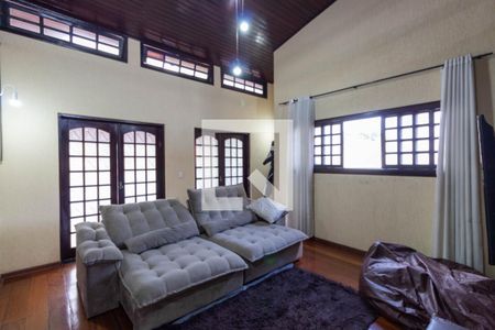 Sala 1 de casa para alugar com 4 quartos, 256m² em Jardim Maringa, São Paulo