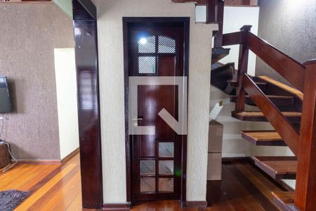 Casa à venda com 256m², 4 quartos e 6 vagasLavabo