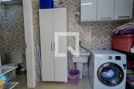 Casa à venda com 224m², 4 quartos e 2 vagasÁrea de Serviço