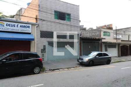 Casa para alugar com 80m², 2 quartos e 1 vagaFachada