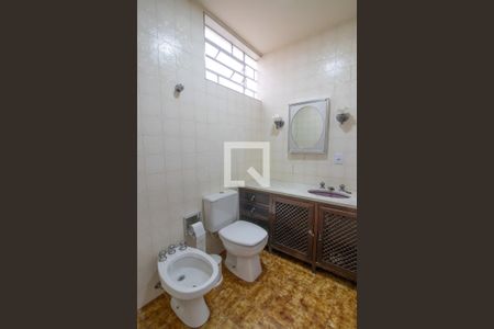 Casa à venda com 258m², 4 quartos e 4 vagasBanheiro 