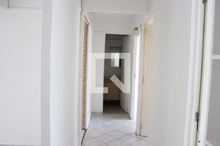 Corredor dos quartos de apartamento para alugar com 3 quartos, 63m² em Parque Cecap, Guarulhos