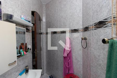 Casa à venda com 101m², 4 quartos e 2 vagasBanheiro da Suíte