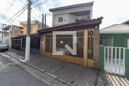 Casa à venda com 101m², 4 quartos e 2 vagasFachada