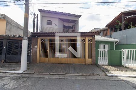 Casa à venda com 101m², 4 quartos e 2 vagasFachada